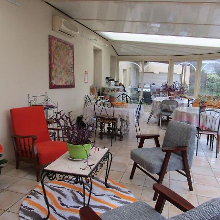 Chambre D'Hotes Mansardee Saint-Ouen-les-Vignes Luaran gambar