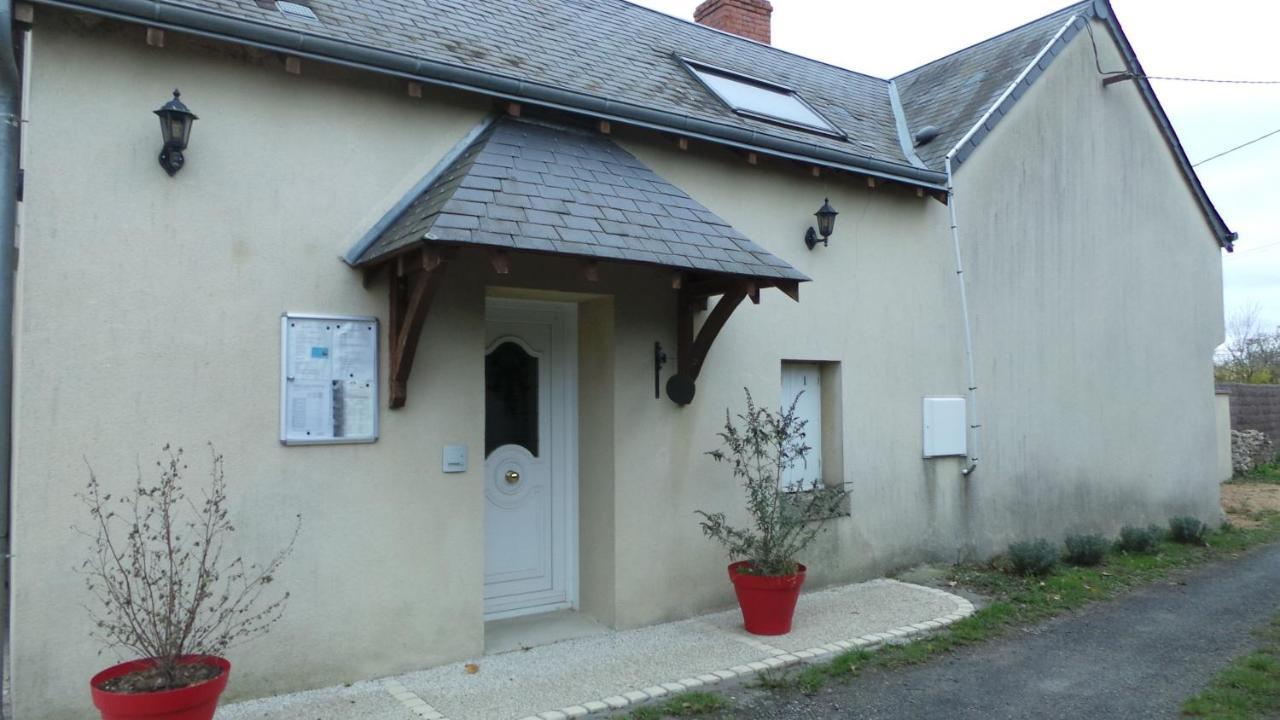 Chambre D'Hotes Mansardee Saint-Ouen-les-Vignes Luaran gambar