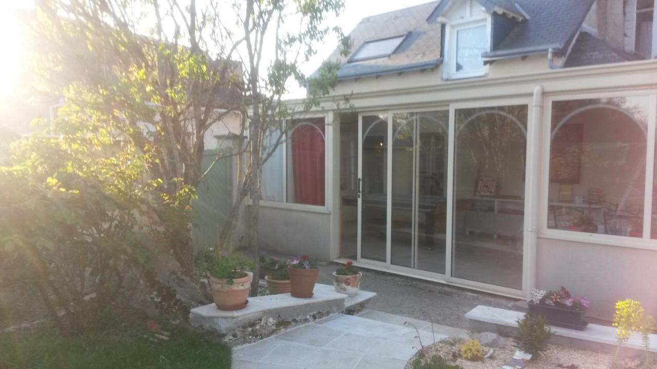 Chambre D'Hotes Mansardee Saint-Ouen-les-Vignes Luaran gambar