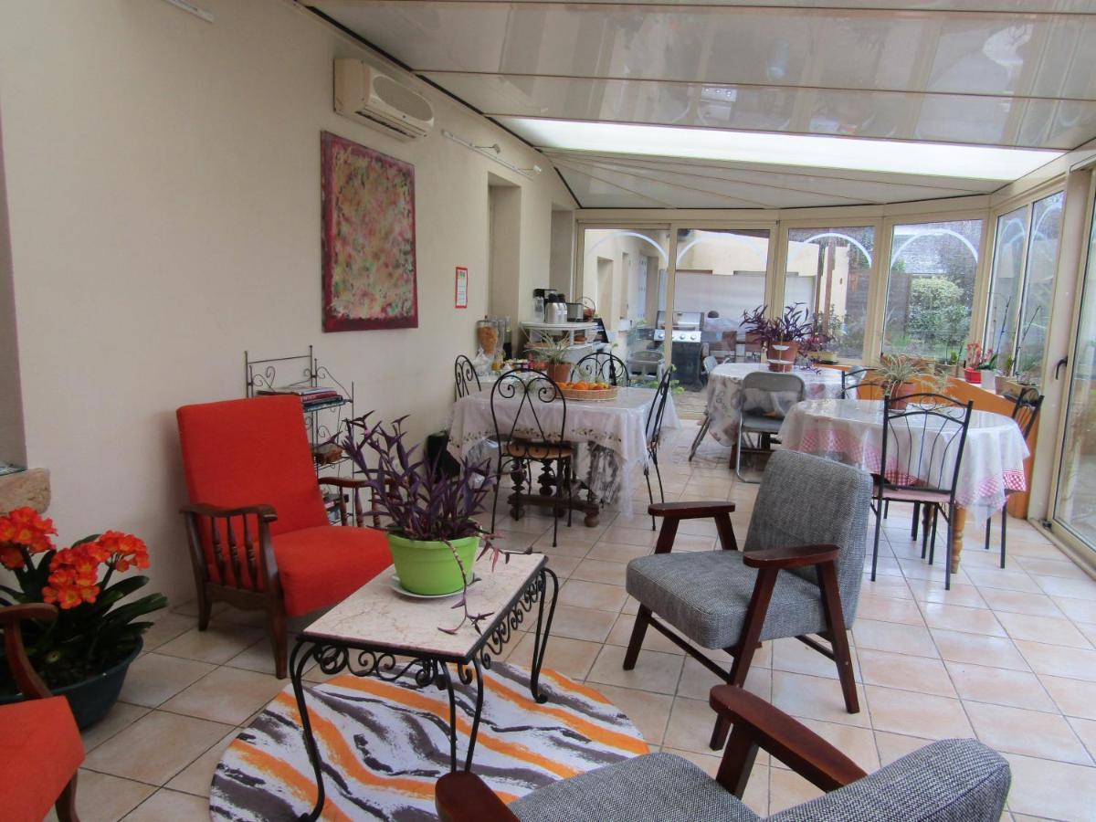 Chambre D'Hotes Mansardee Saint-Ouen-les-Vignes Luaran gambar