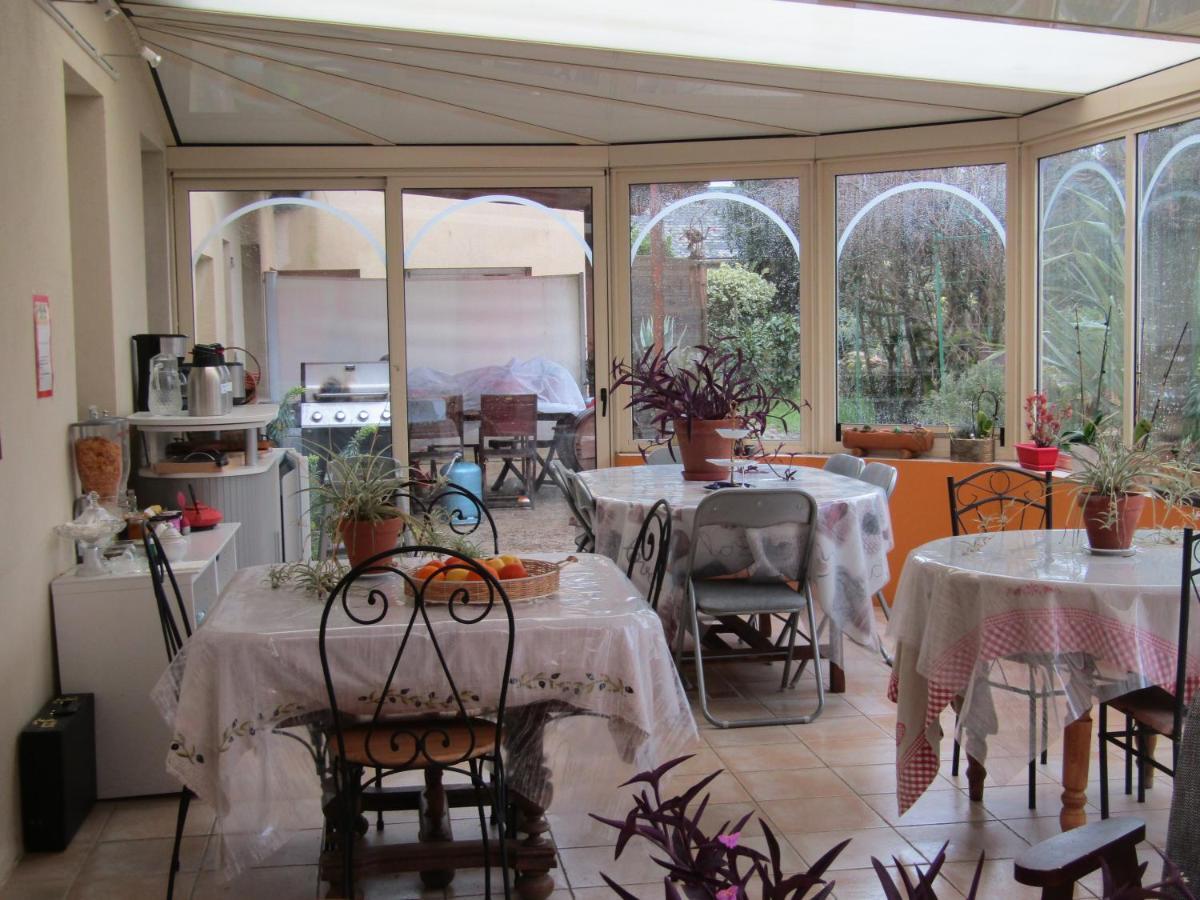Chambre D'Hotes Mansardee Saint-Ouen-les-Vignes Luaran gambar